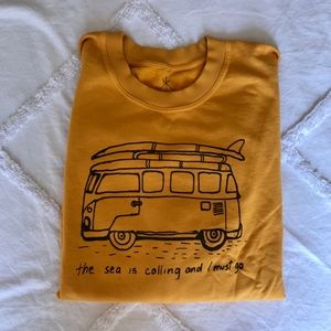 YELLOW CREWNECK SWEATSHIRT
